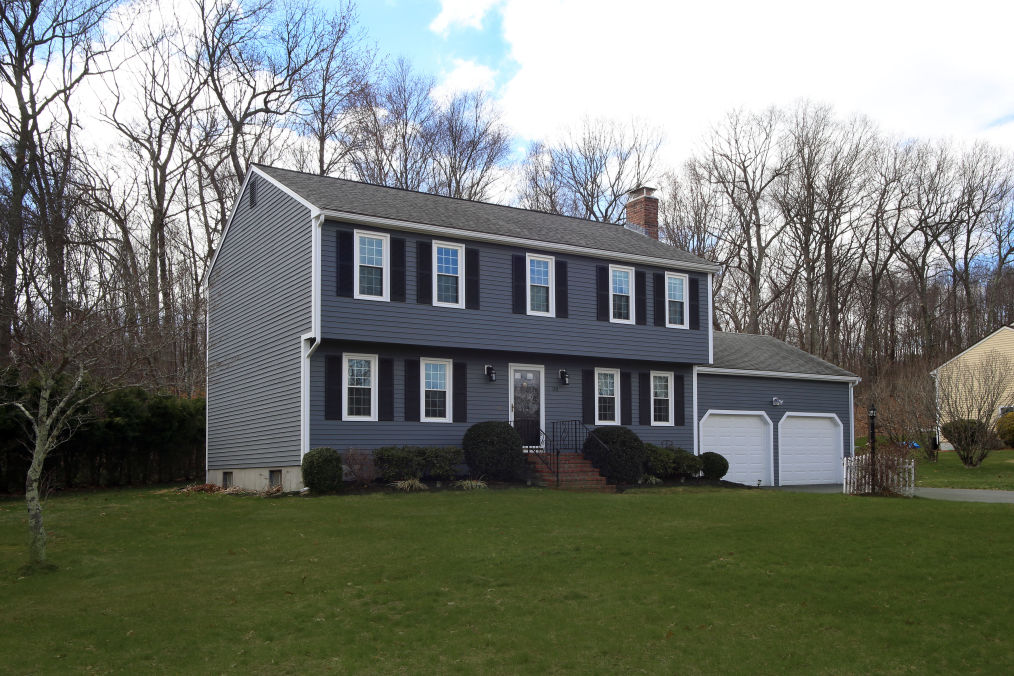 20 Moore Rd, Hopedale, MA - Front